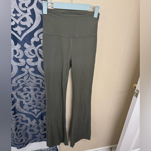 ✨Lululemon Groove high-rise flare leggings - Picture 3 of 3